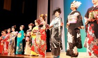 和服・帯結びの祭典「百日草花粧会創定2013年新趣帯結び発表会」開催！振り袖の美女と帯結び 