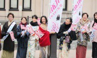 熊本の観光大使の「ＡＫＪ」、人数はＡＫＢの20倍、年齢は50倍！ 