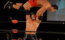 筑前りょう太九州王者奪還ならず！『九州プロレス 天神ば元気にするバイ！’14』試合結果