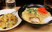 ちょうどE級グルメ！天神でラーメン390円「楽勝ラーメン」！